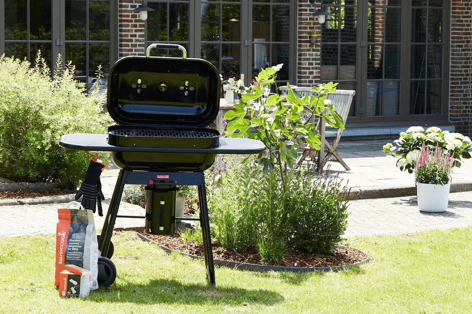 CHARCOAL BBQS & SMOKERS